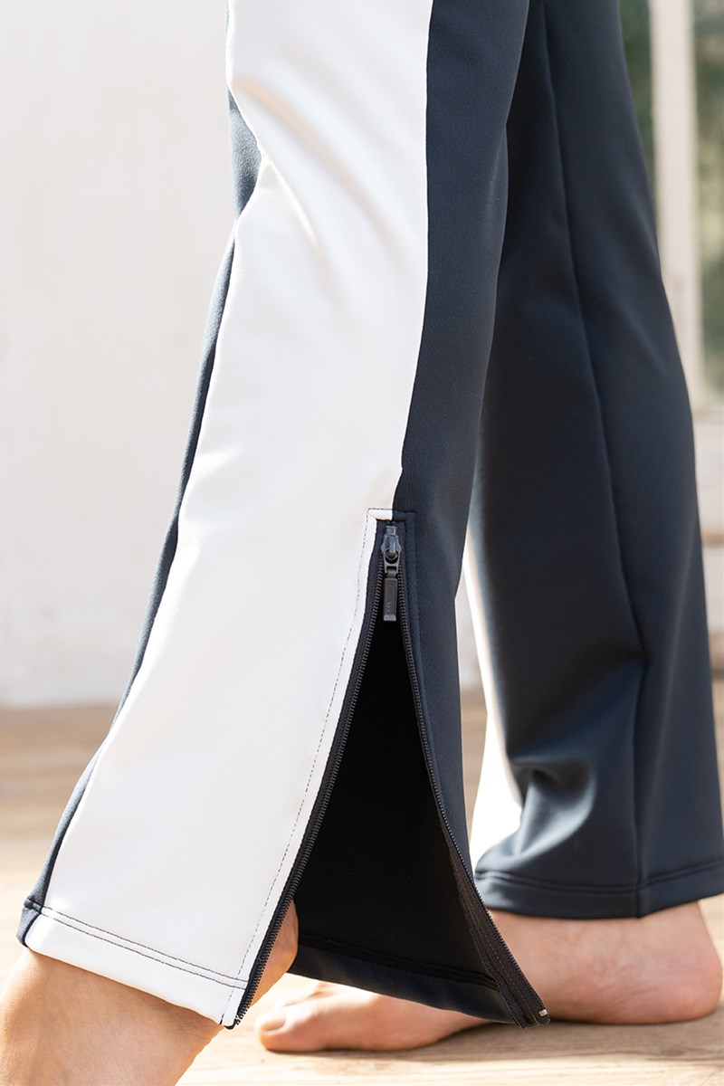 裾ジップアップブーツカットパンツ ブラック/ホワイト