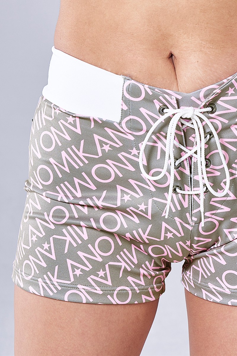 フィットネスウェア | 編み上げショートパンツ（メタリックロゴ